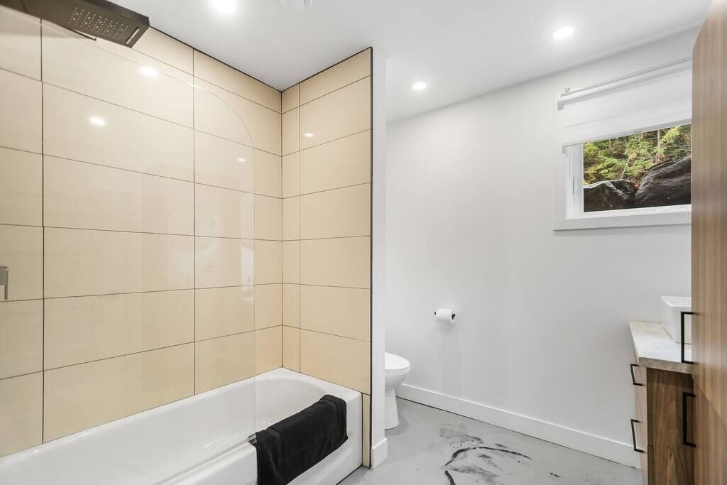 Photo of Bathroom in Notre-Dame-de-la-Merci