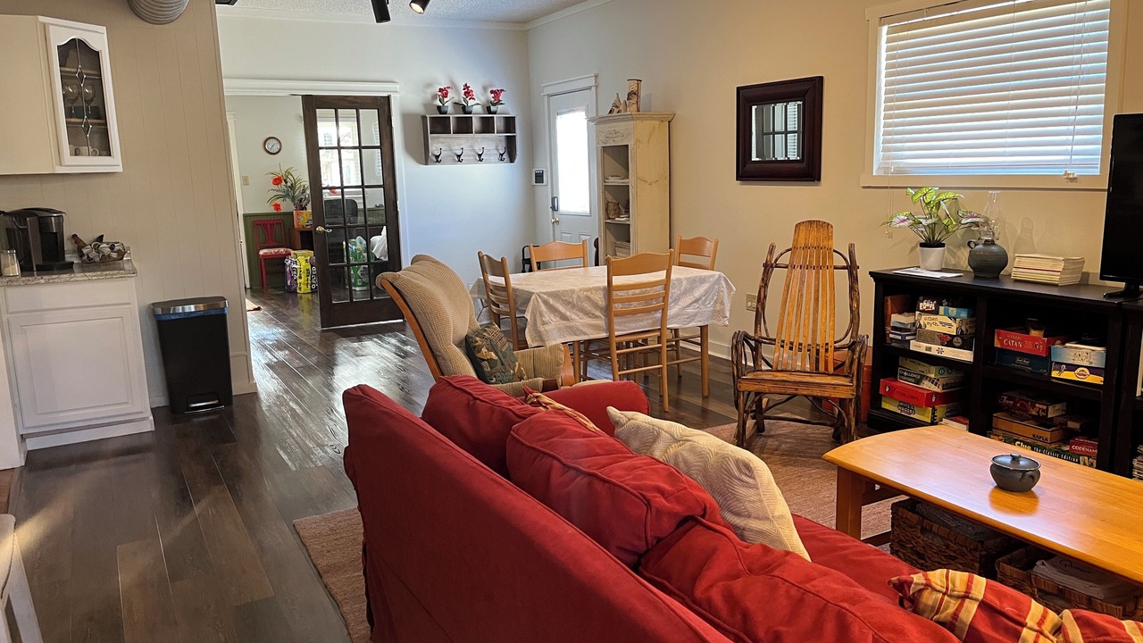 Photo of Livingroom in Fairview