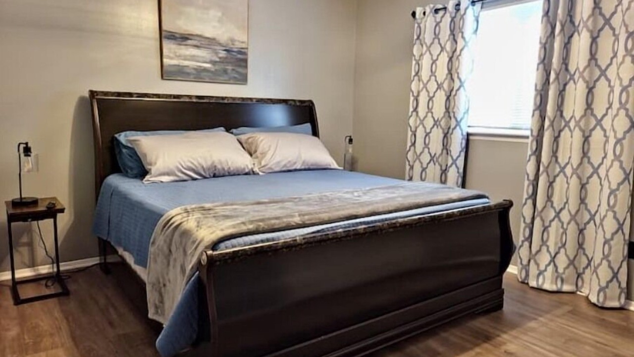Photo of Bedroom in Romulus
