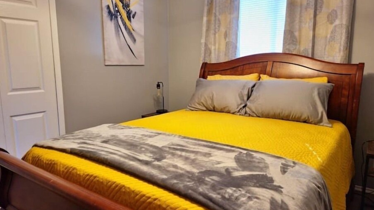 Photo of Bedroom in Romulus
