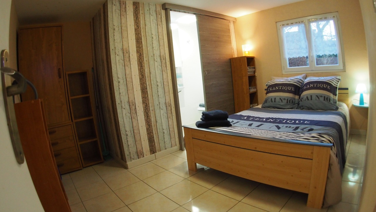 Photo of Bedroom in Le Temple-de-Bretagne