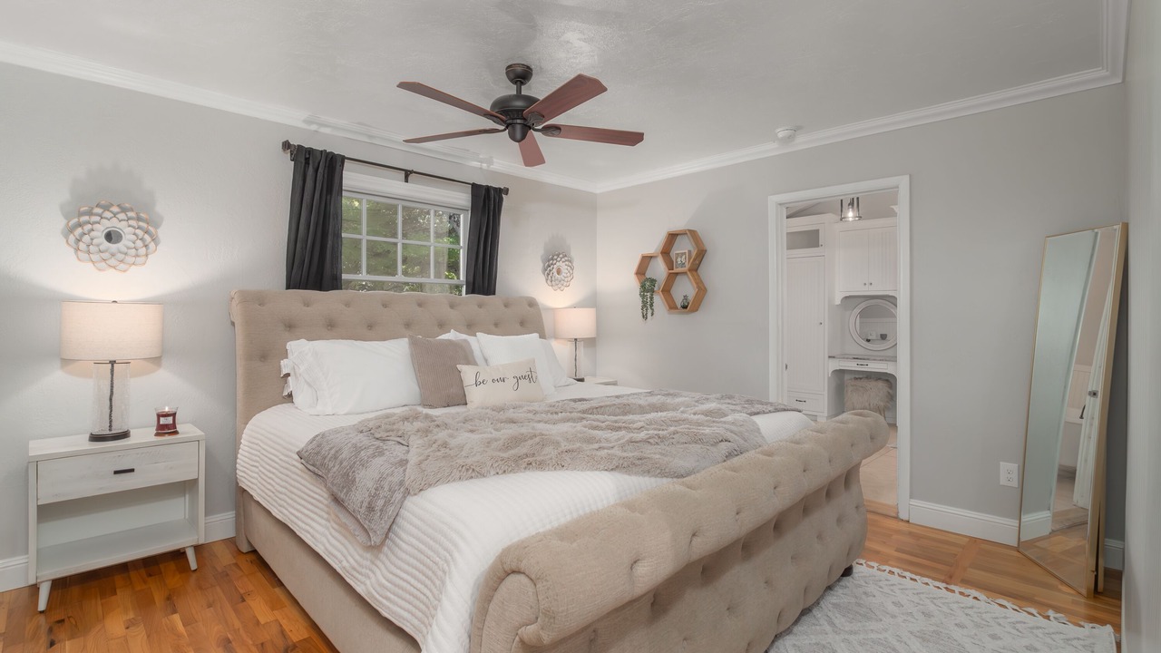 Photo of Bedroom in Roseburg