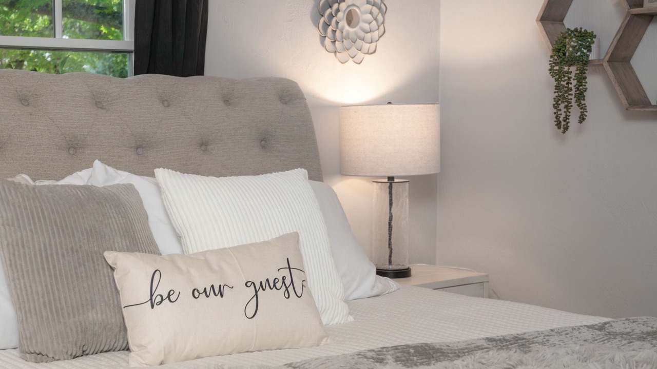 Photo of Bedroom in Roseburg