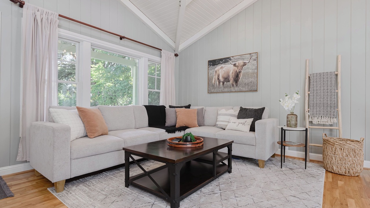 Photo of Livingroom in Roseburg