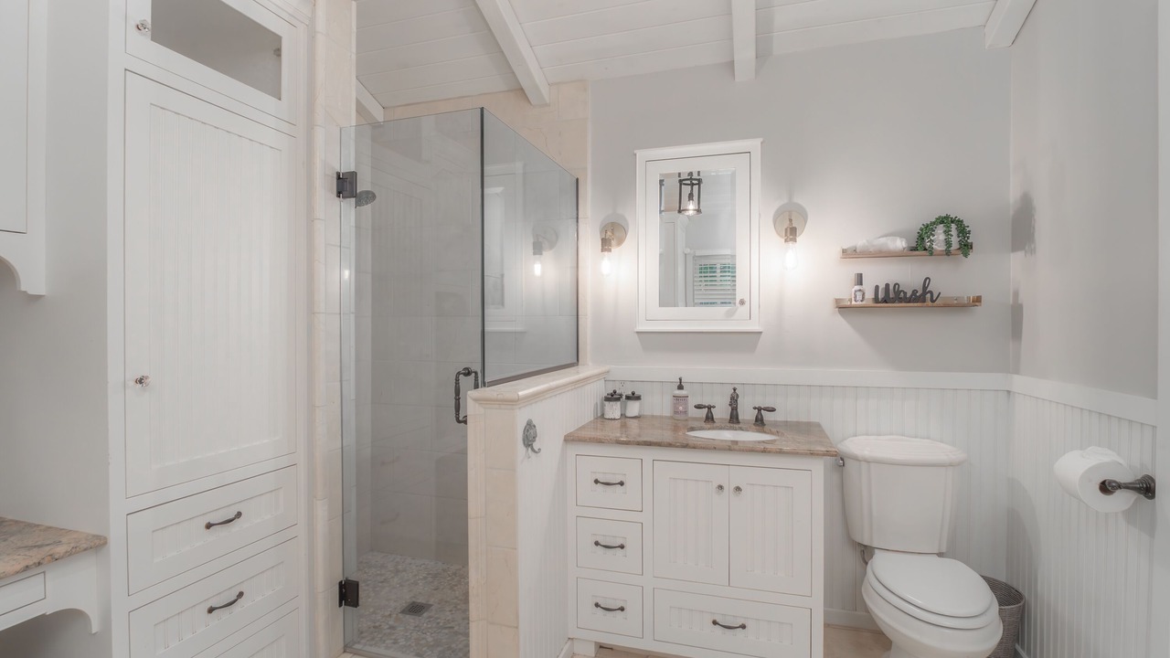 Photo of Bathroom in Roseburg