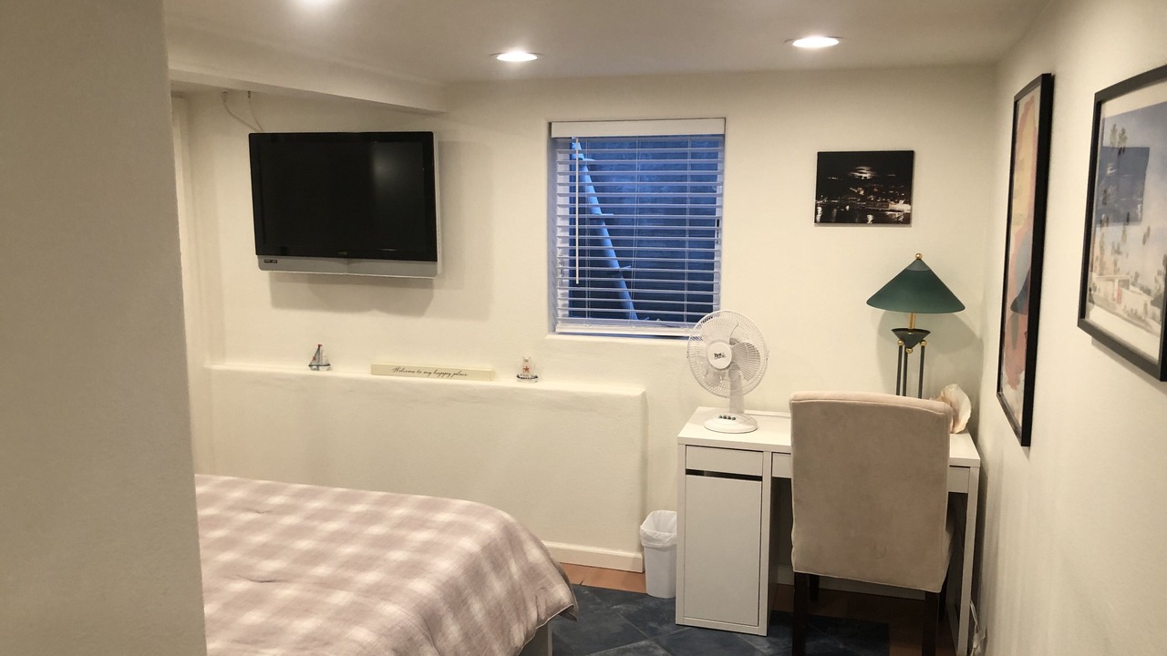 Photo of Bedroom in Avalon