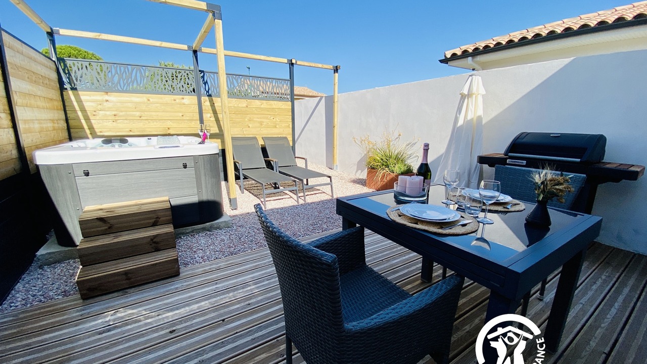 Photo of Patio Balcony in Villemoustaussou