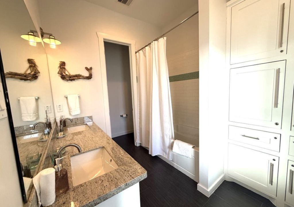 Photo of Bathroom in Beachside Village