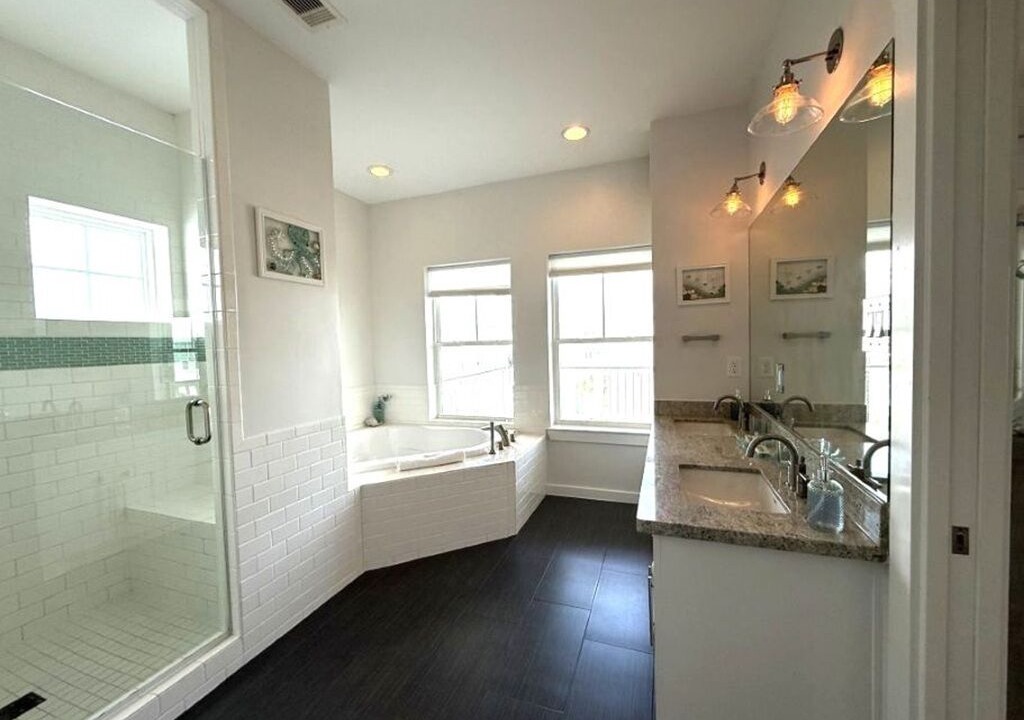 Photo of Bathroom in Beachside Village