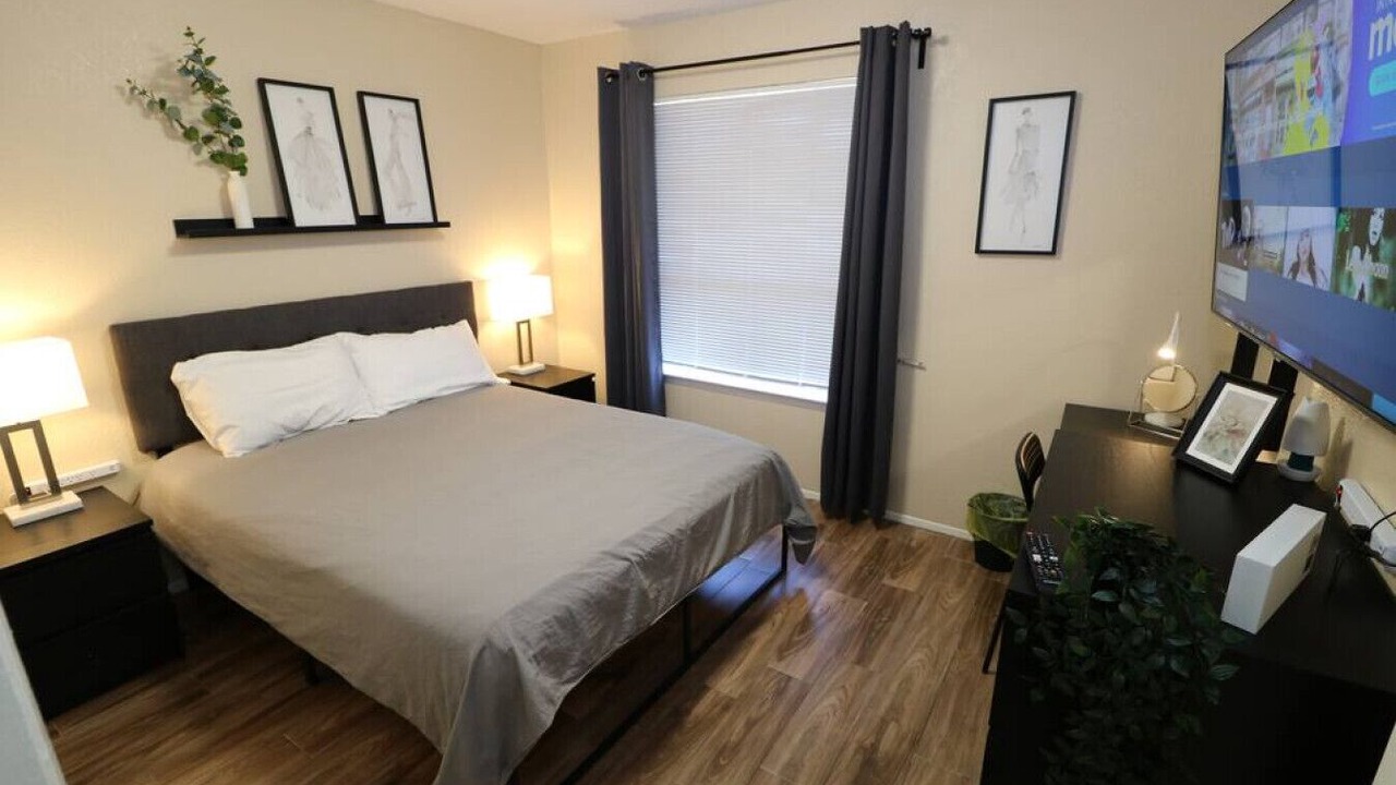 Photo of Bedroom in Biggs Field