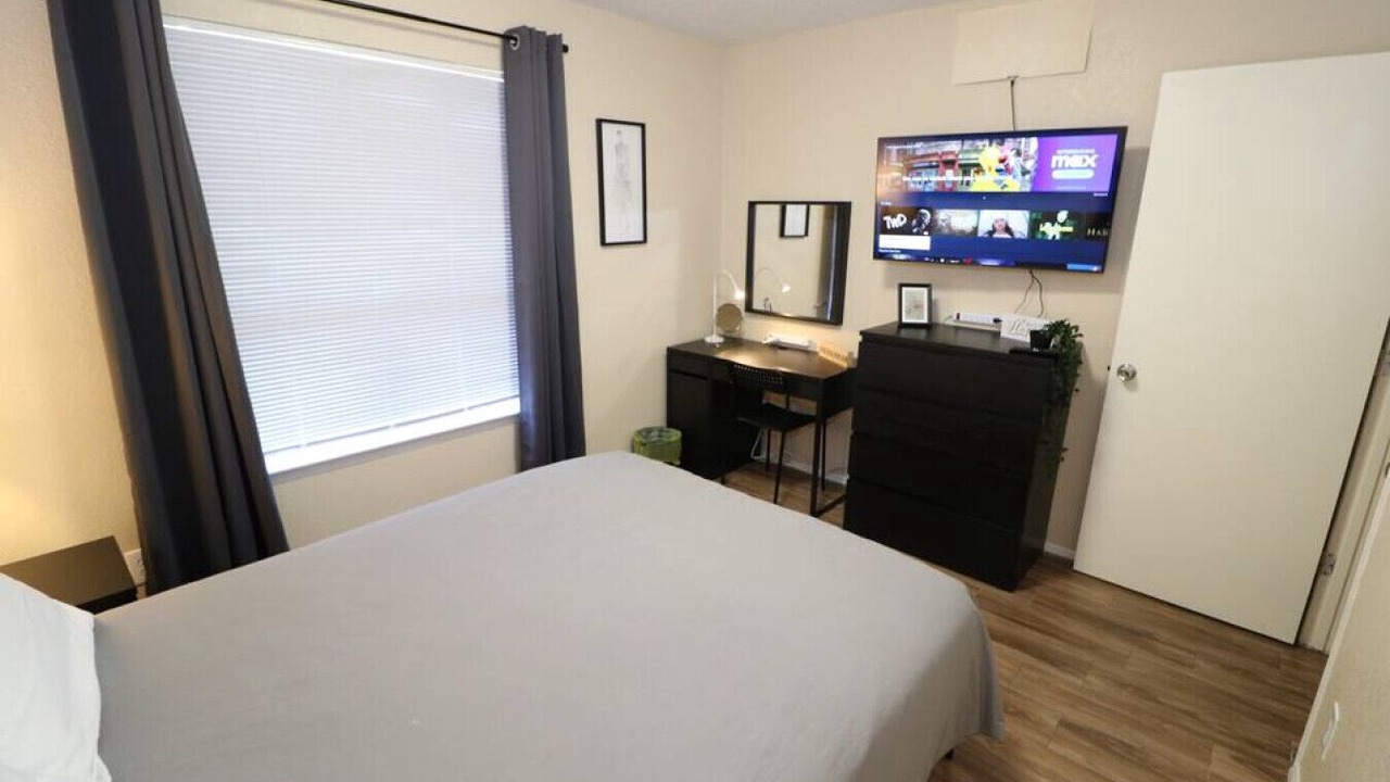 Photo of Bedroom in Biggs Field