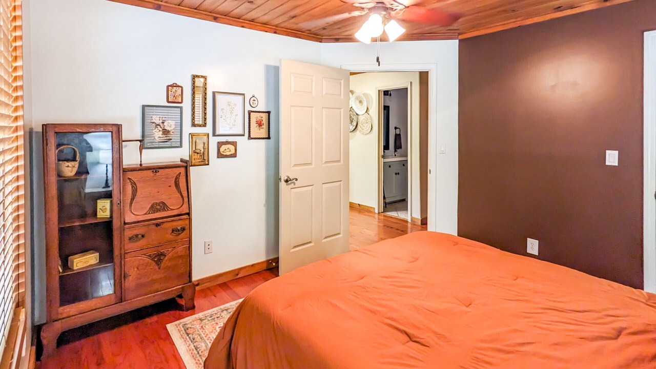 Photo of Bedroom in Pleasant Grove