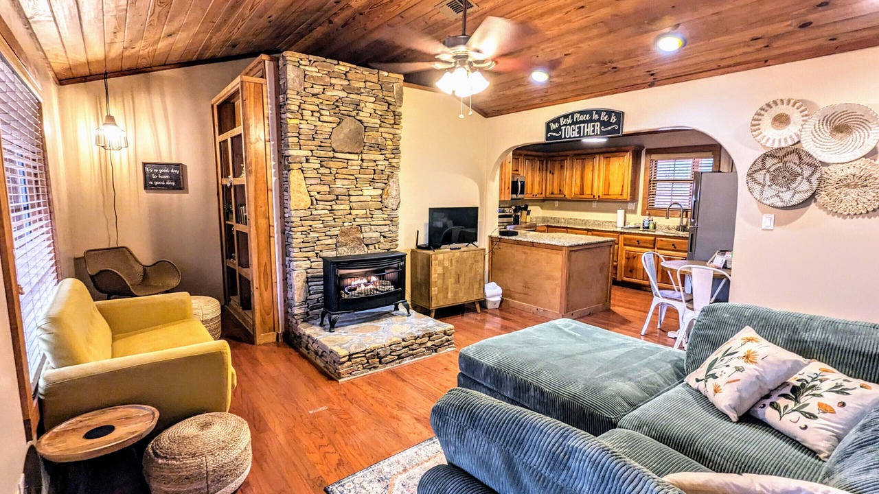 Photo of Livingroom in Pleasant Grove