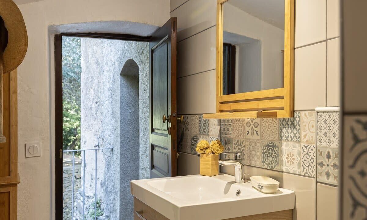 Photo of Bathroom in Sisco