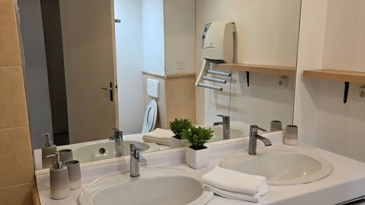 Photo of Bathroom in Saint-Gilles