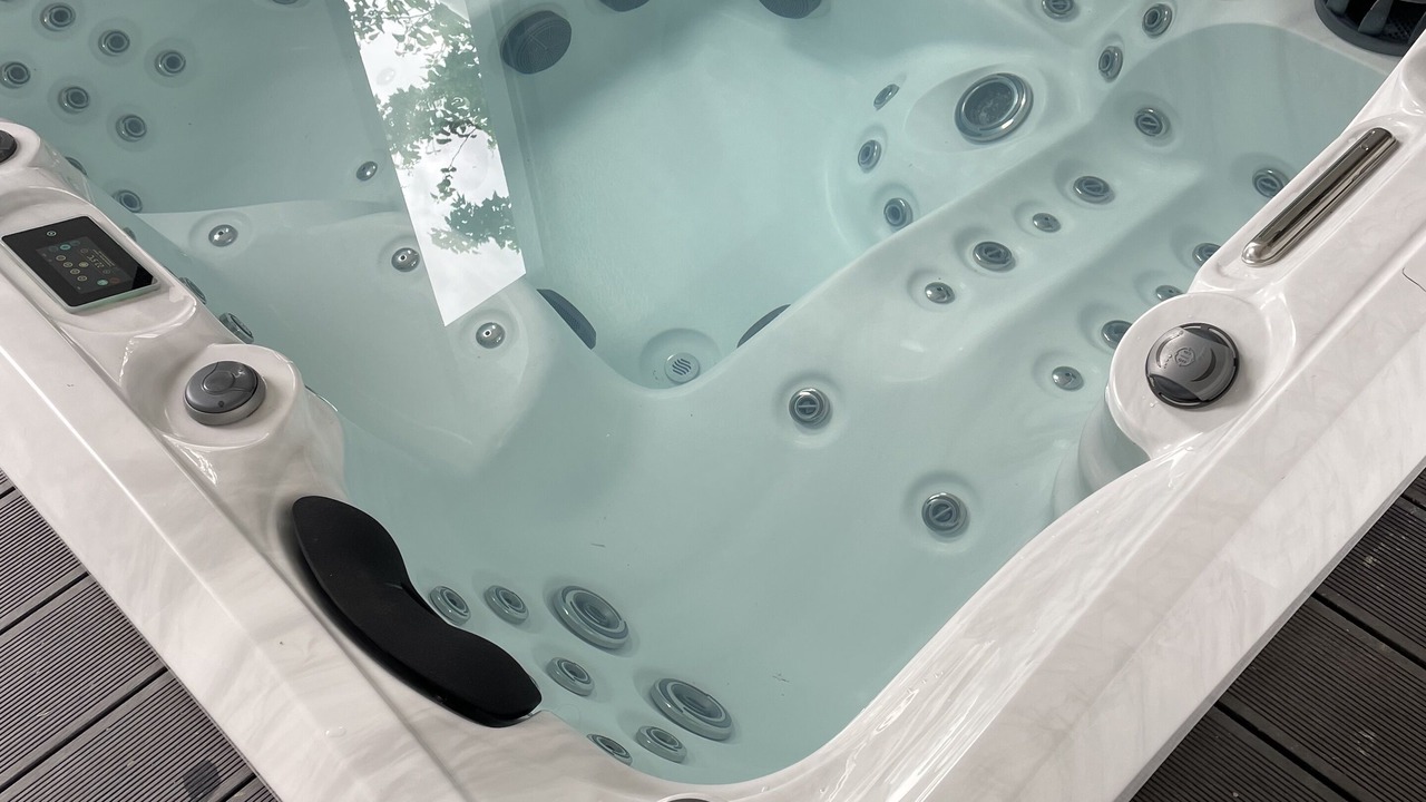 Photo of Others in Longages