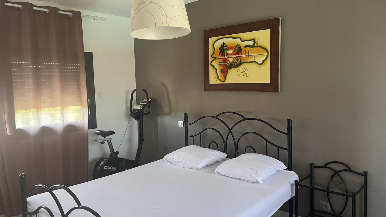 Photo of Bedroom in Longages