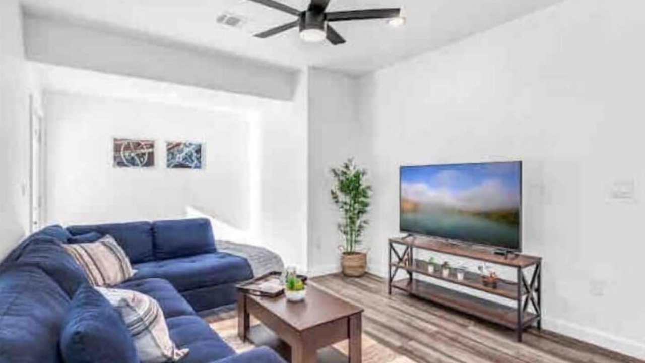 Photo of Livingroom in McKinley Heights