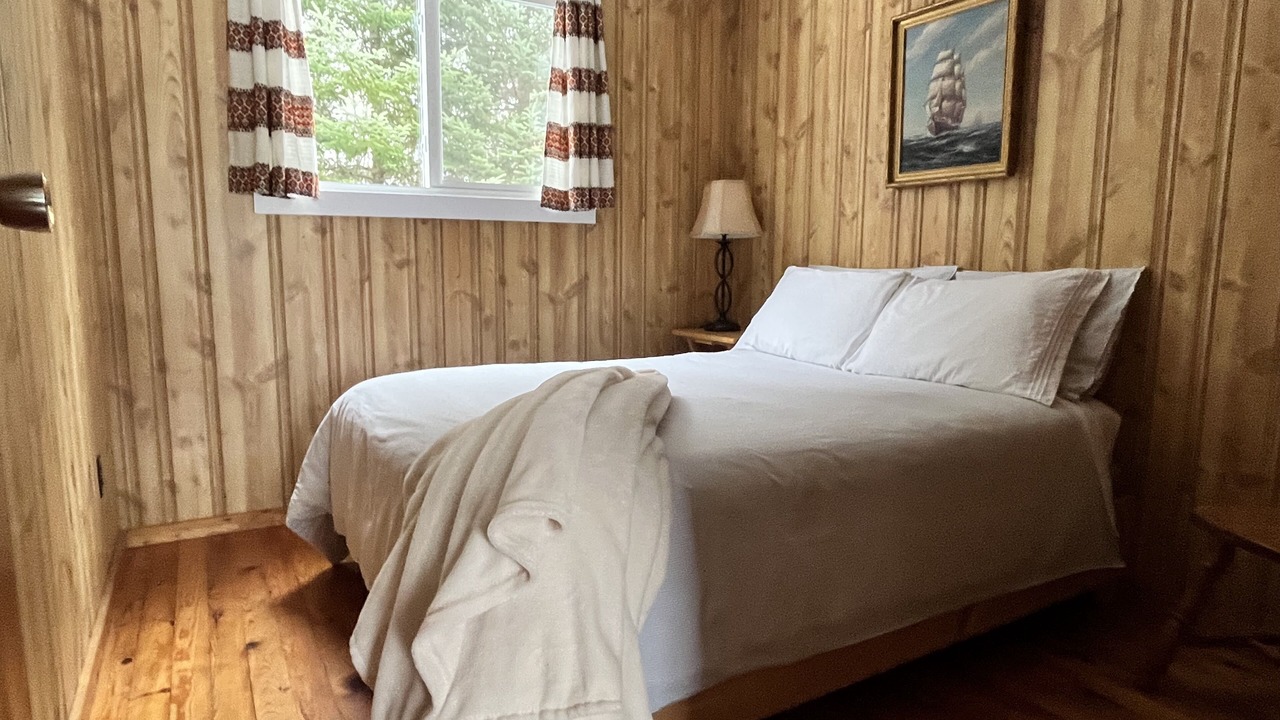 Photo of Bedroom in Plummer Additional