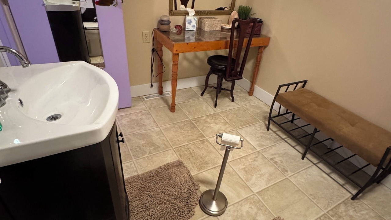 Photo of Bathroom in Swea City