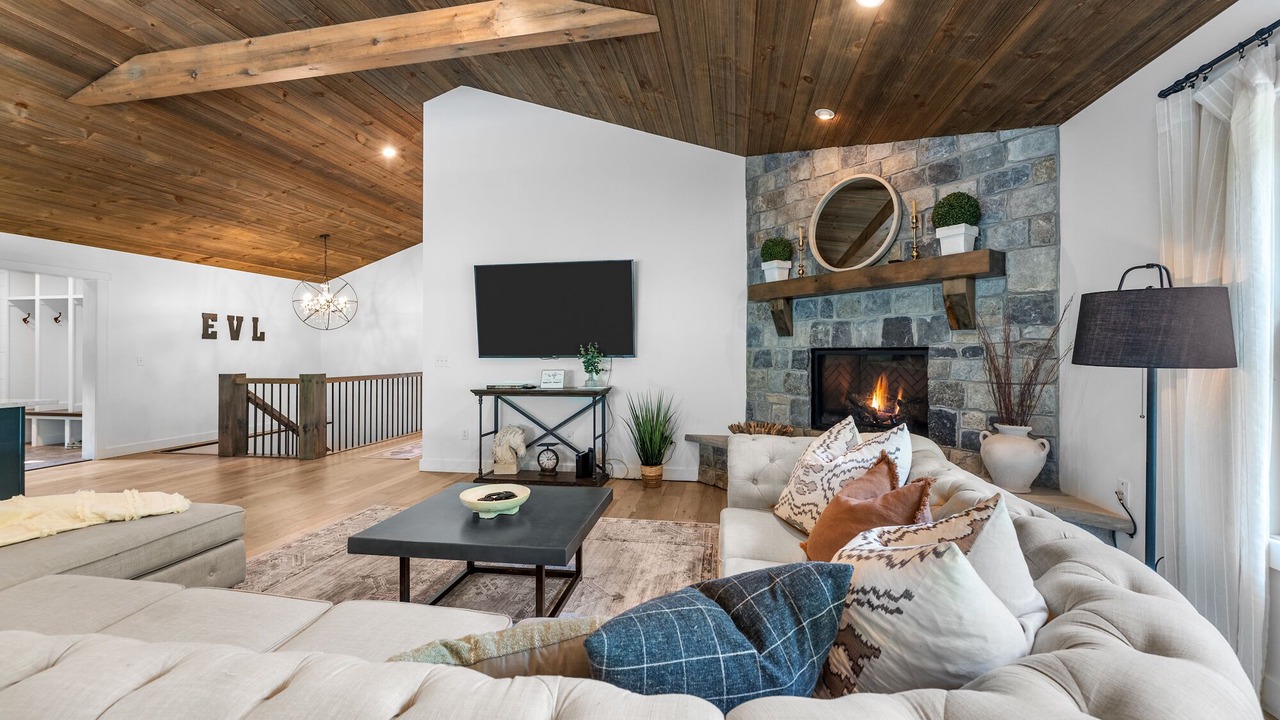 Photo of Livingroom in Ellicottville