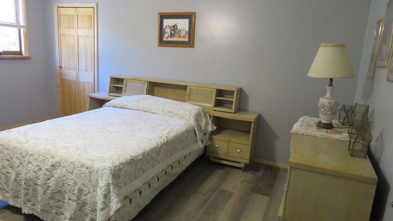 Photo of Bedroom in Benton