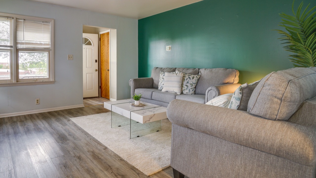 Photo of Livingroom in Morris Park