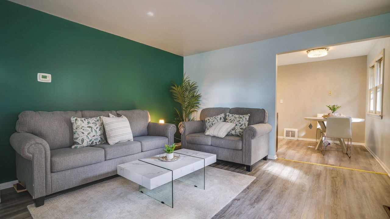 Photo of Livingroom in Morris Park