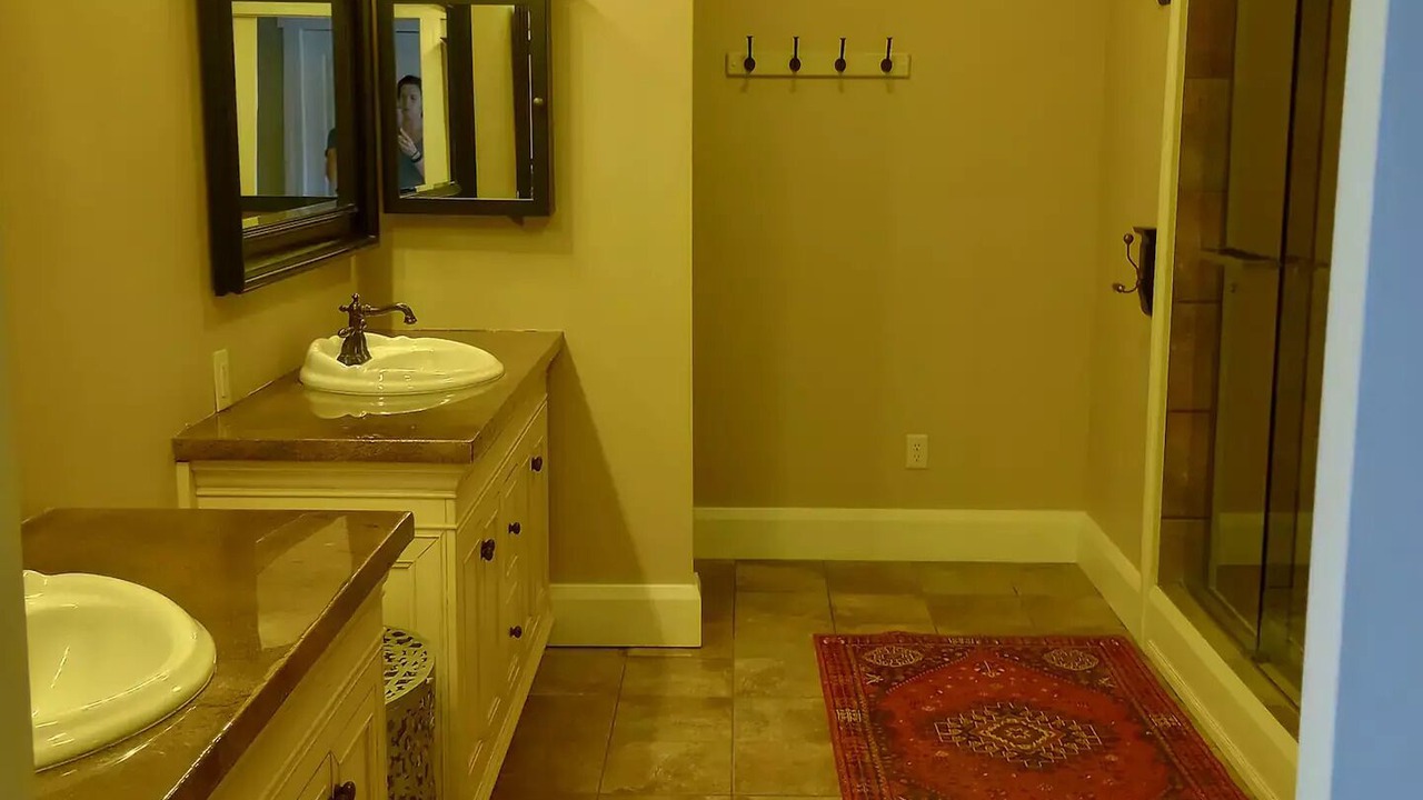 Photo of Bathroom in Centre Hall