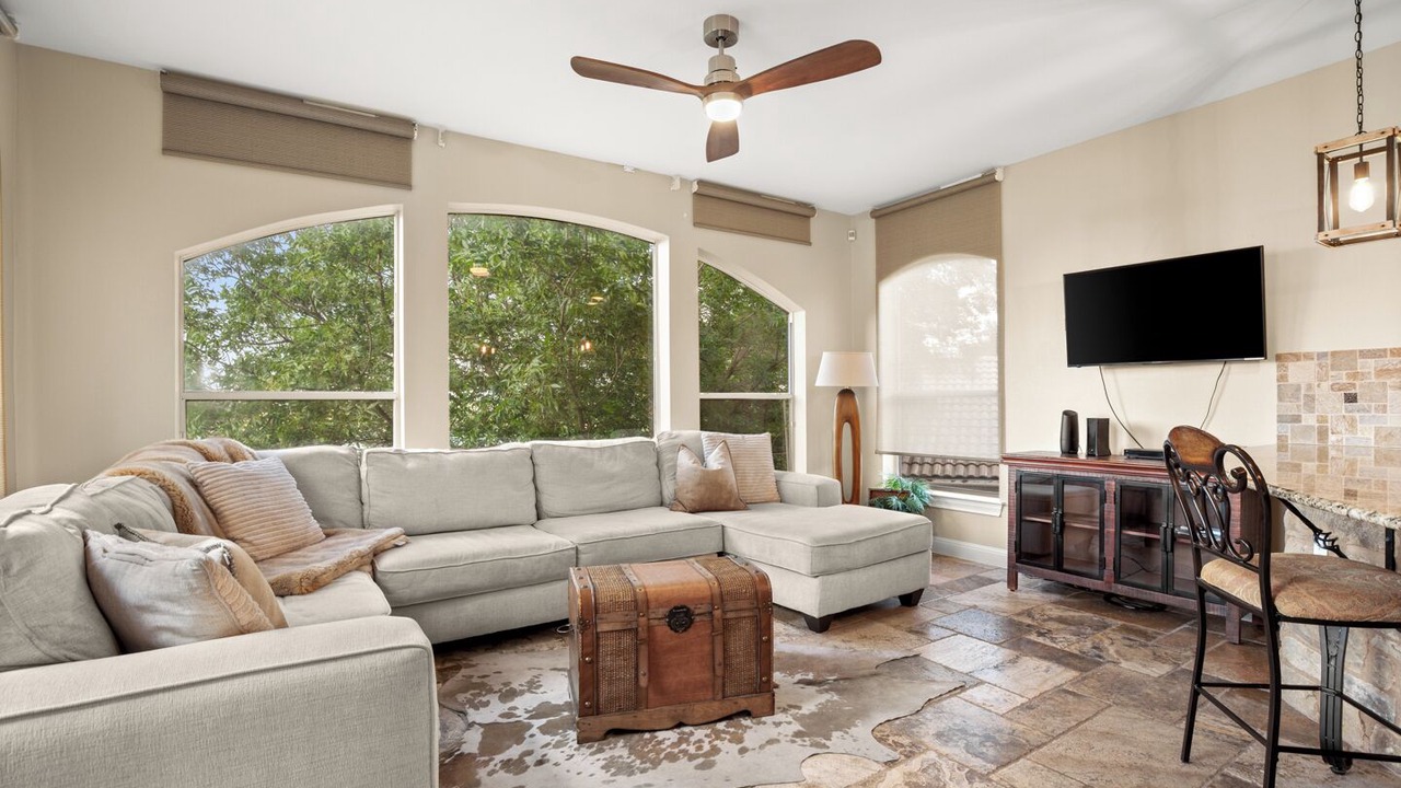 Photo of Livingroom in Rocky Ridge