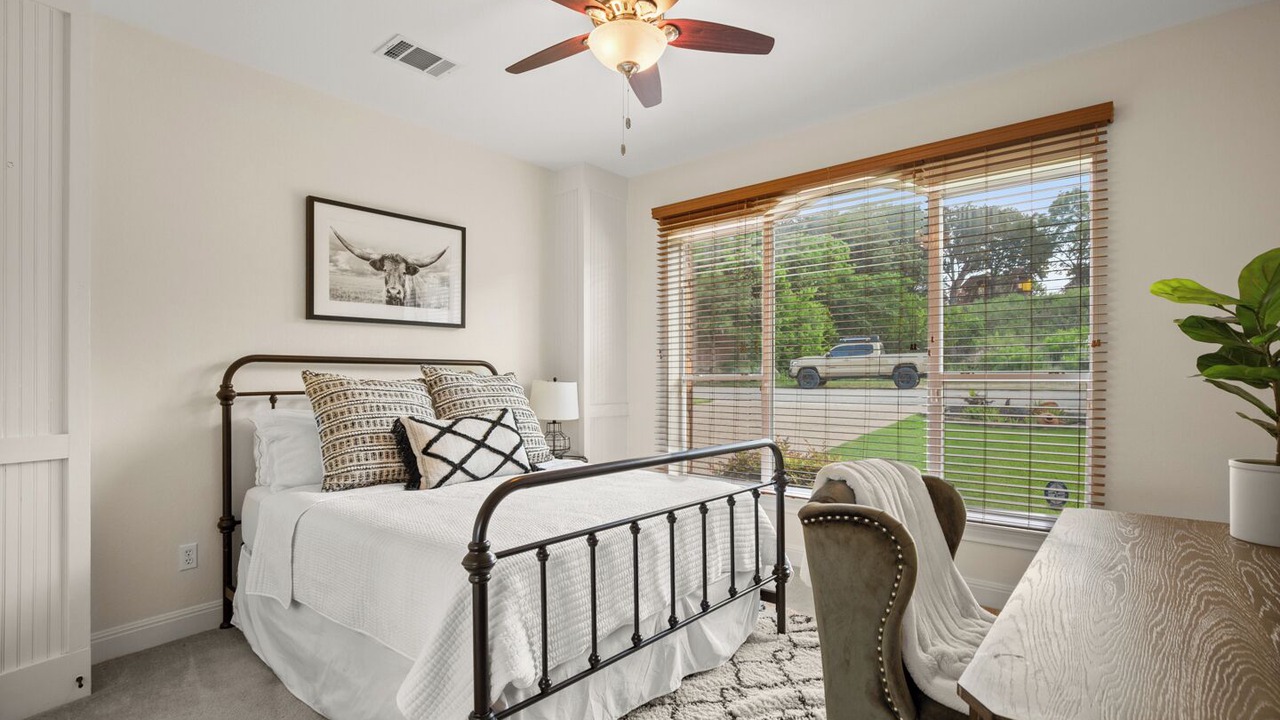 Photo of Bedroom in Rocky Ridge