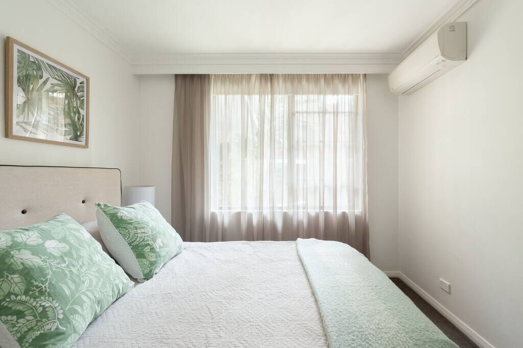 Photo of Others in Elizabeth Bay