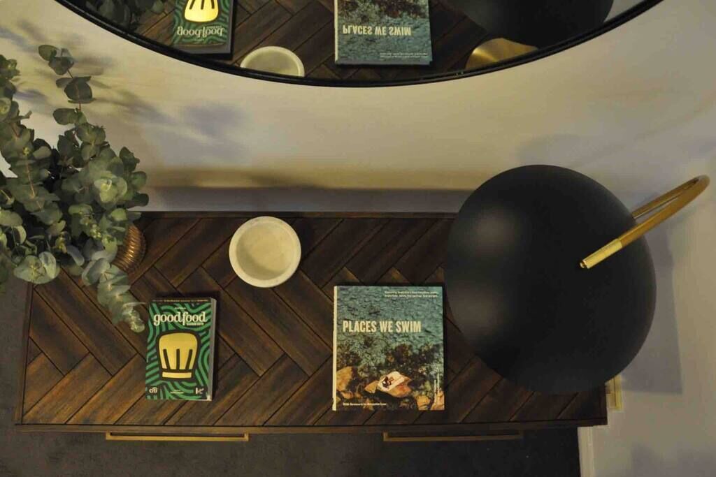 Photo of Others in Elizabeth Bay