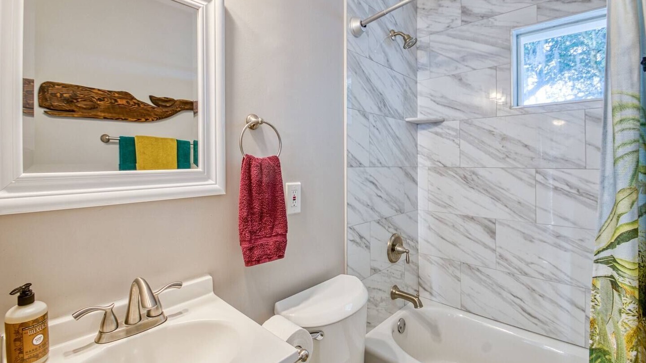 Photo of Bathroom in Thunderbolt