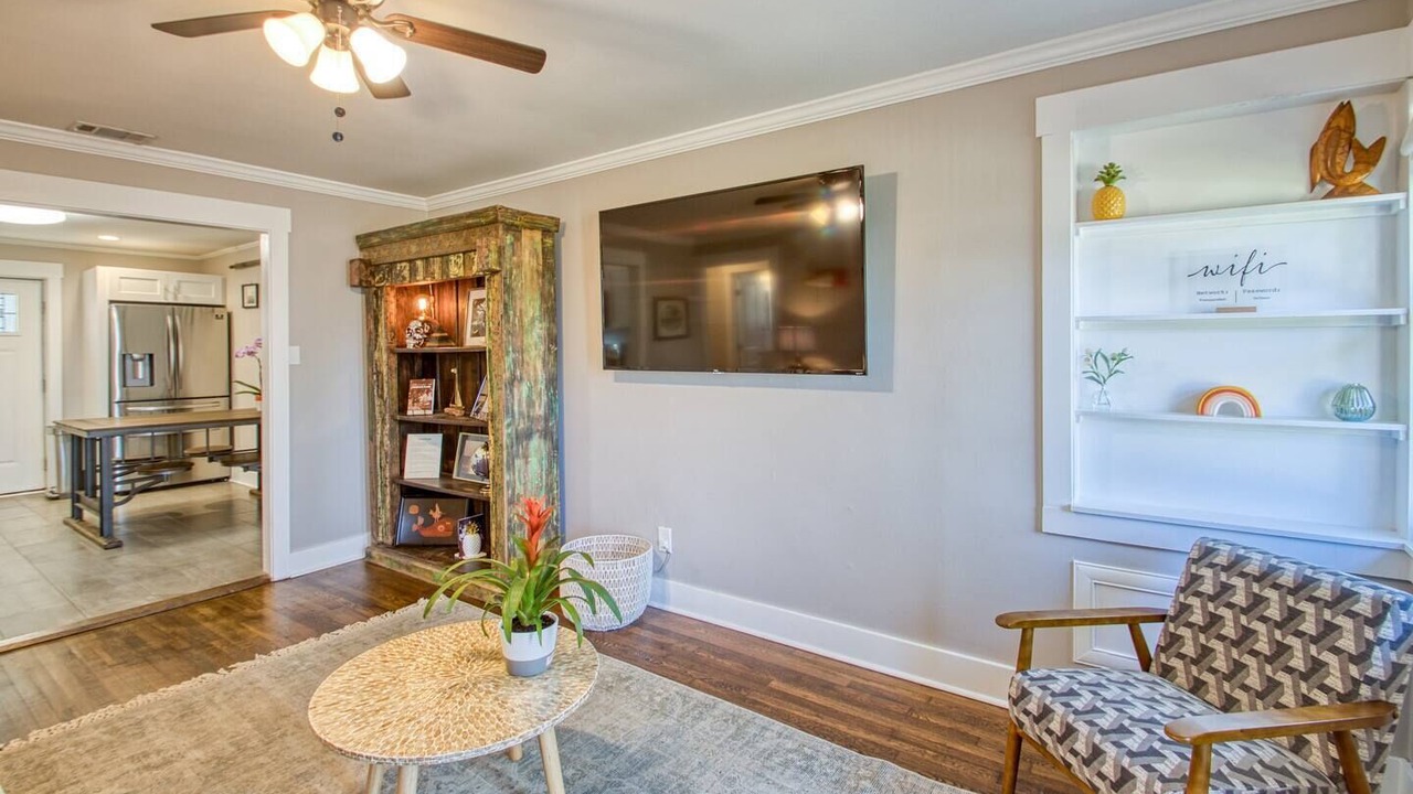 Photo of Others in Thunderbolt