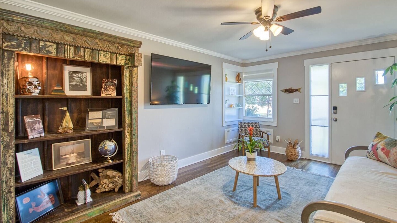 Photo of Livingroom in Thunderbolt