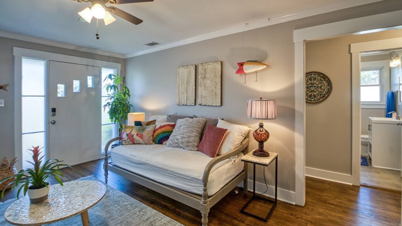 Photo of Livingroom in Thunderbolt