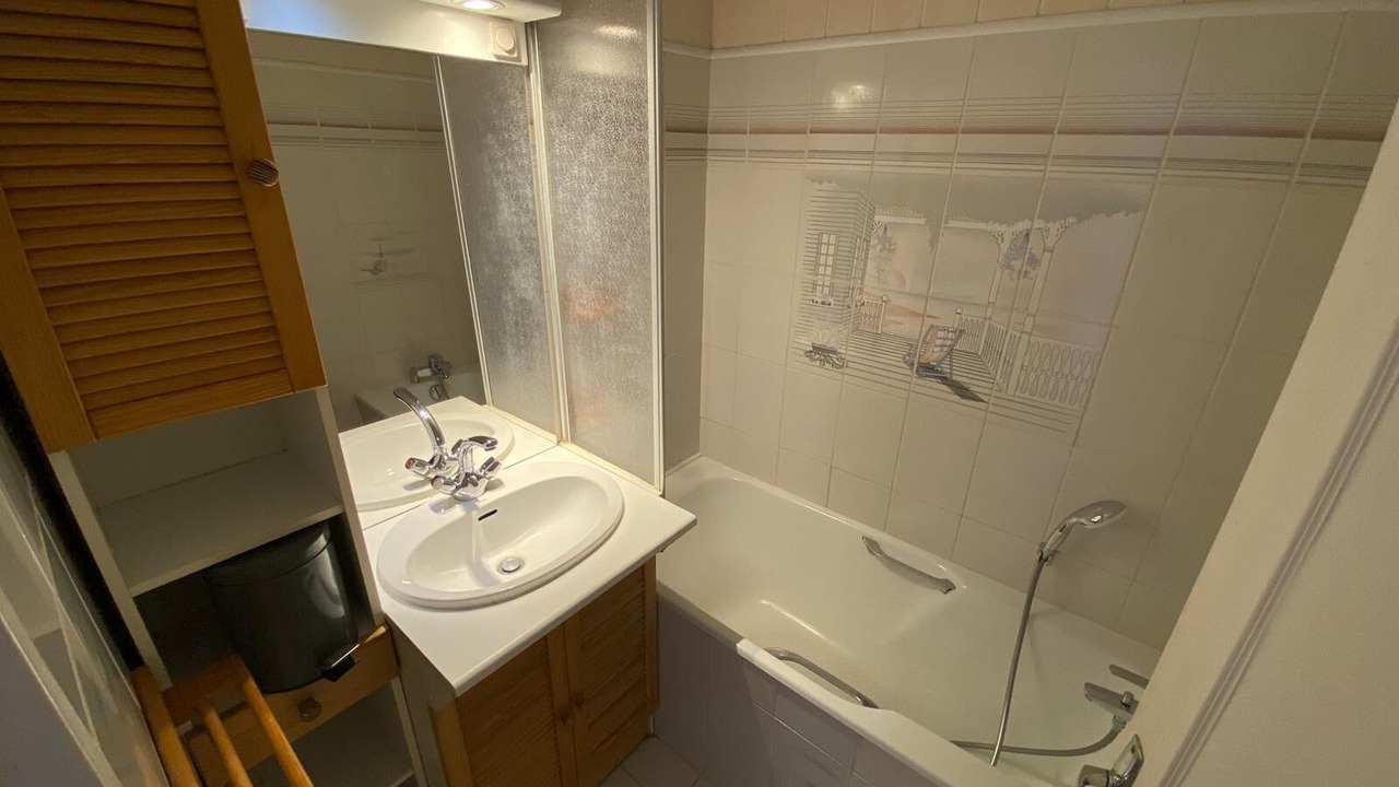 Photo of Bathroom in Courseulles-sur-Mer