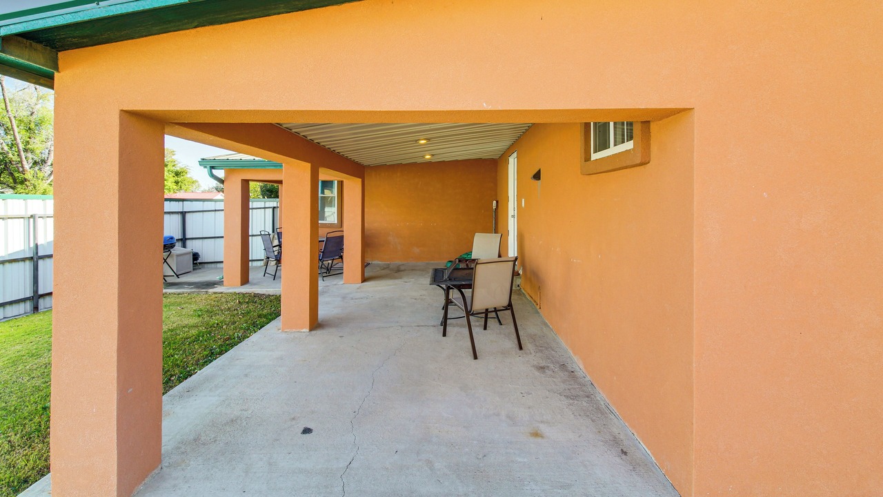 Photo of Patio Balcony in Ulysses