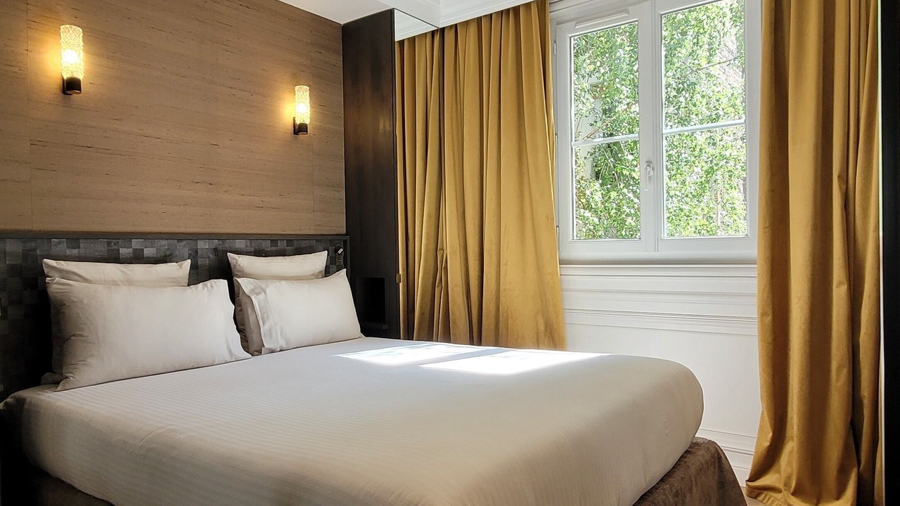 Photo of Bedroom in Clignancourt