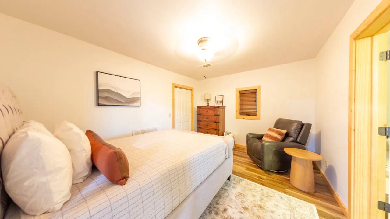 Photo of Bedroom in Jasper