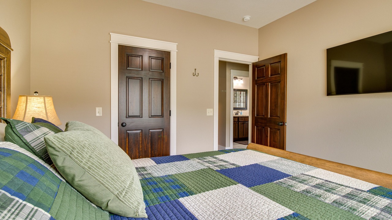 Photo of Bedroom in Lakeview