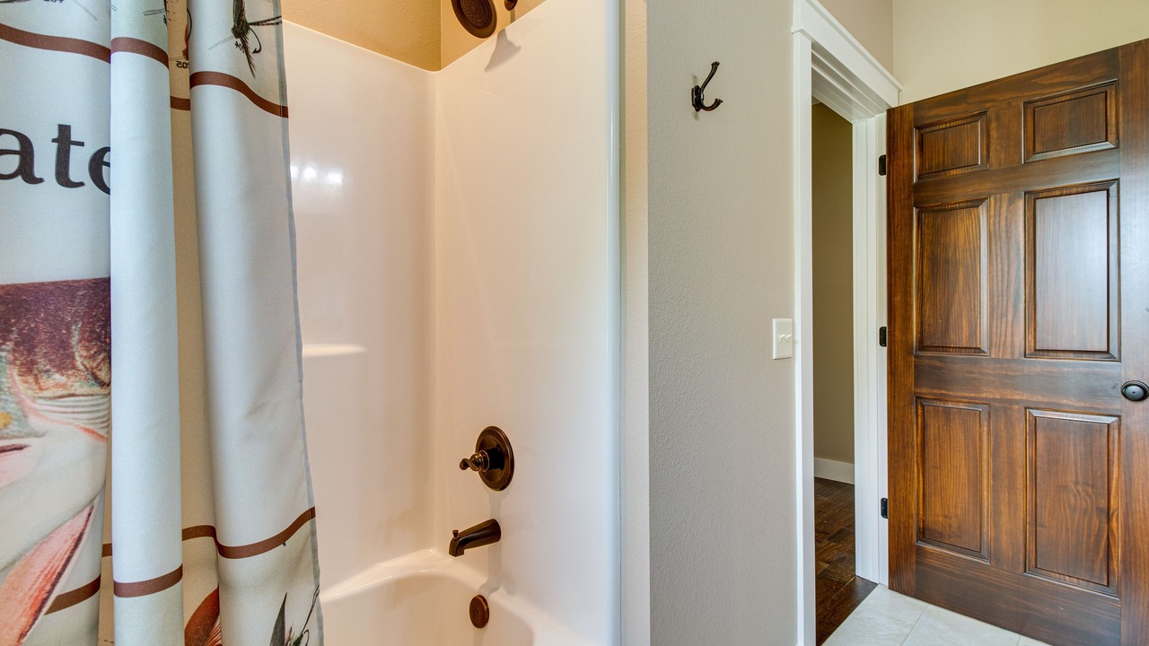 Photo of Bathroom in Lakeview