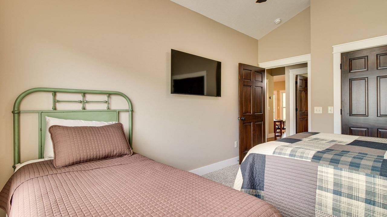 Photo of Bedroom in Lakeview