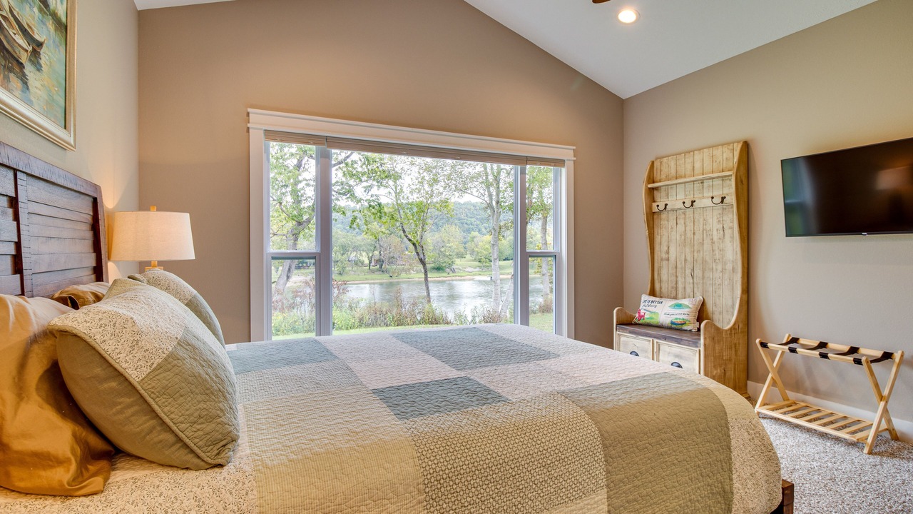 Photo of Bedroom in Lakeview