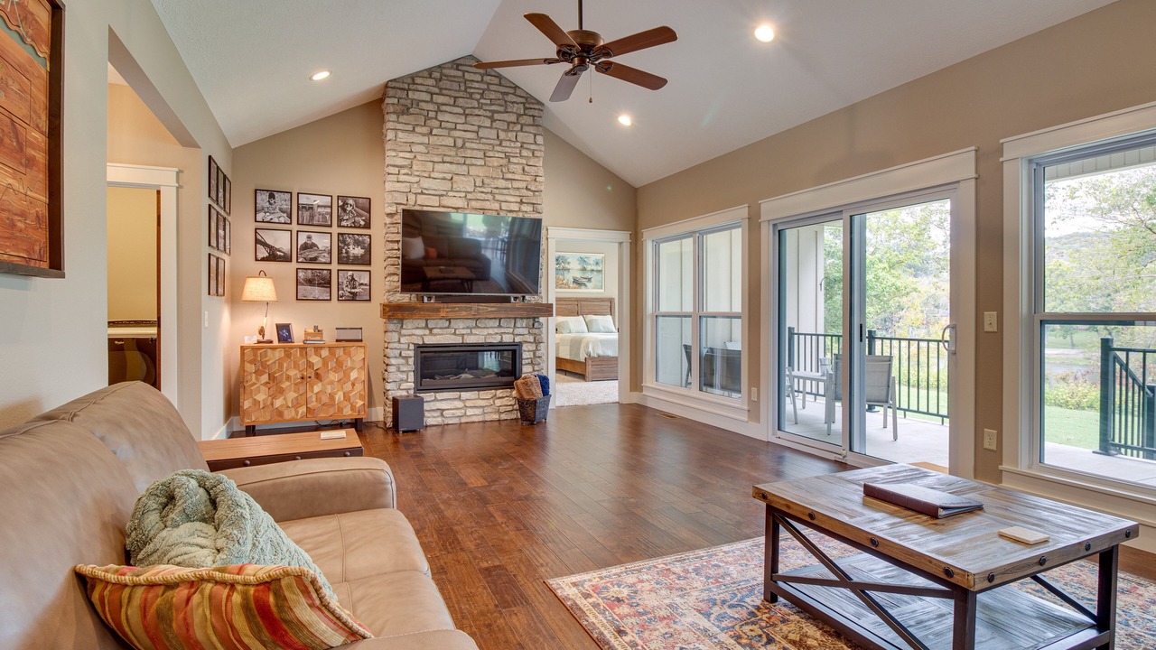 Photo of Livingroom in Lakeview