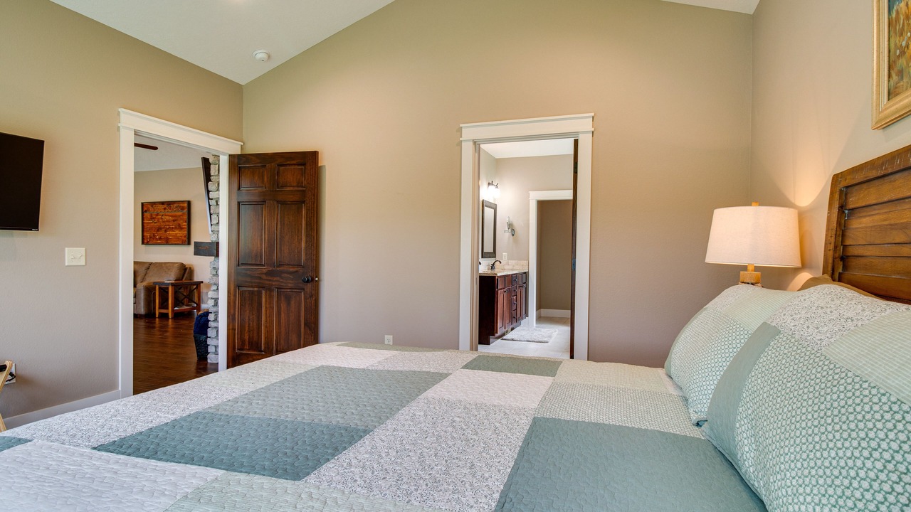Photo of Bedroom in Lakeview