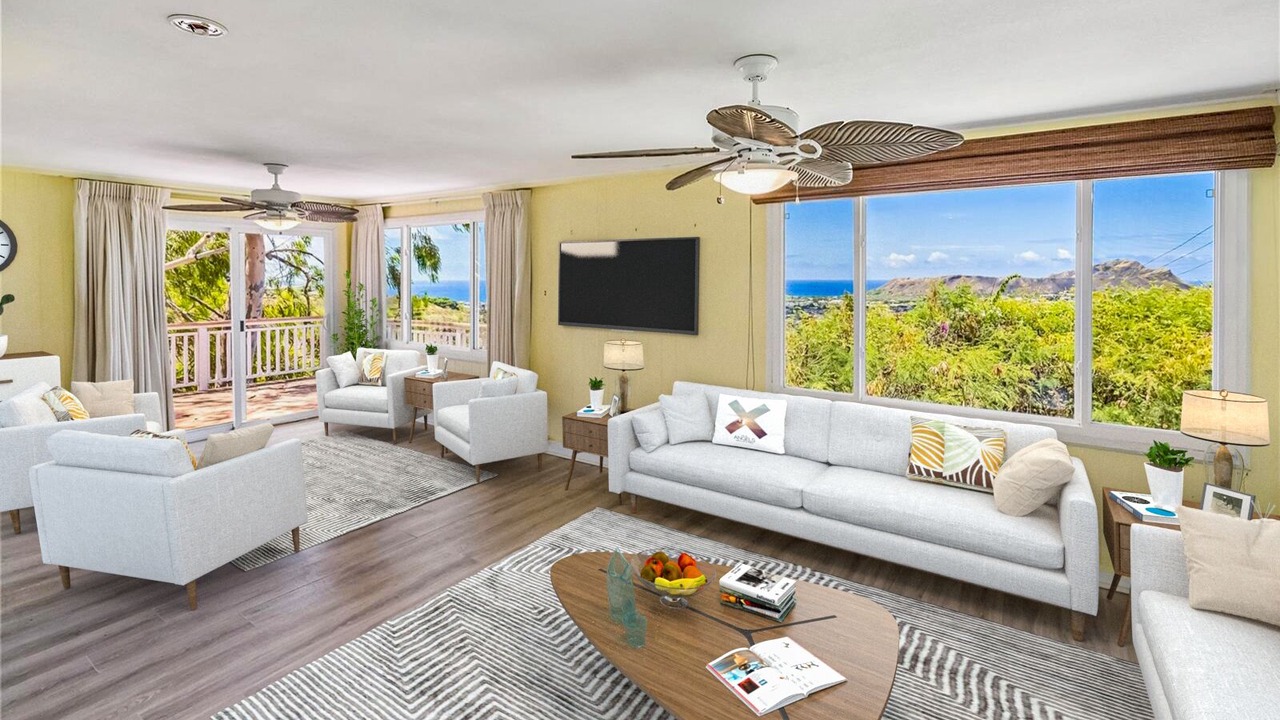 Photo of Livingroom in Maunalani Heights