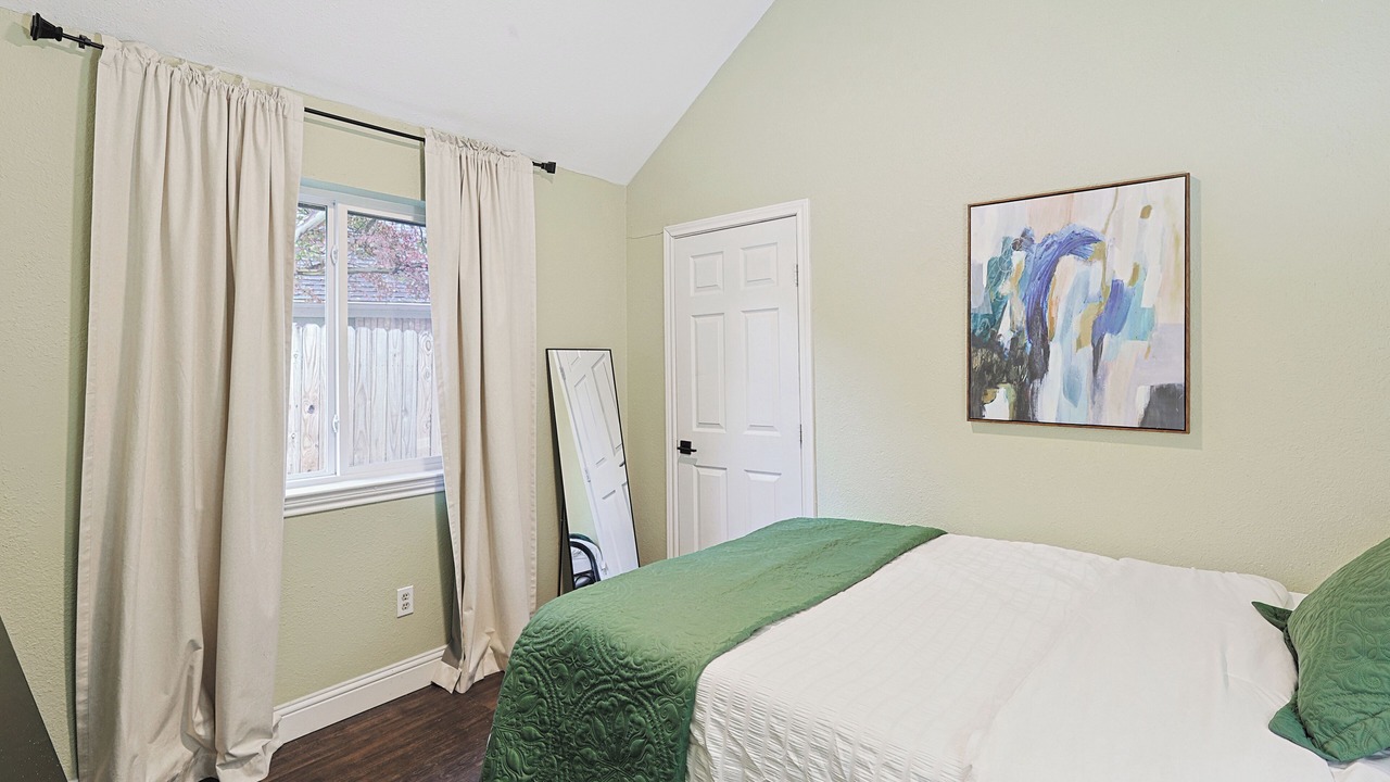 Photo of Bedroom in Fossil Creek