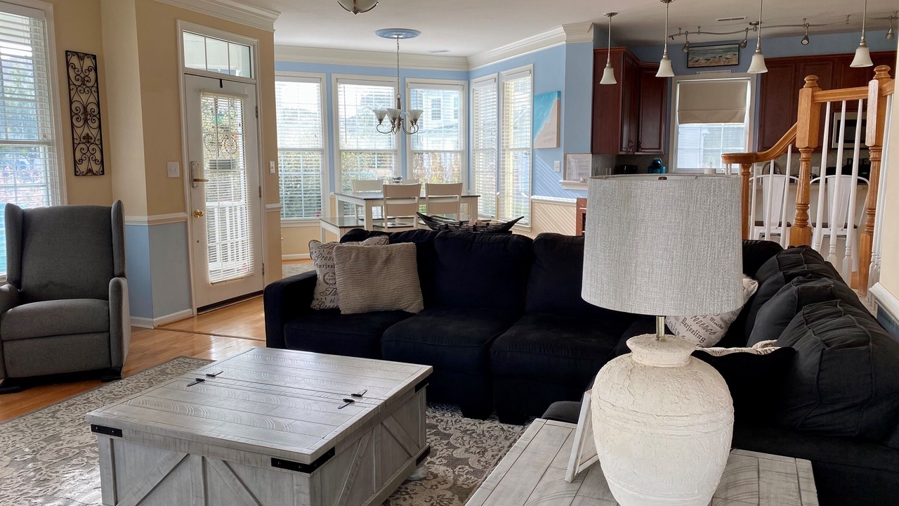 Photo of Livingroom in Bayside